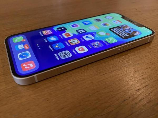 iPhone12最新售价确认，128GB版本一降再降，还买什么iPhone13？